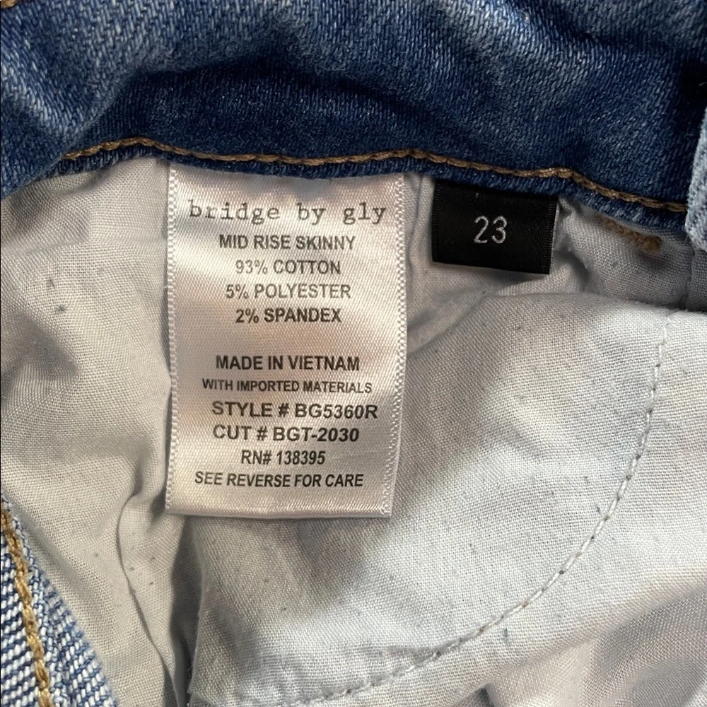 Bridge By Gly Mid Rise Skinny Women's Light Blue Distressed Jeans Sz 23 | EUC - Picture 5 of 5